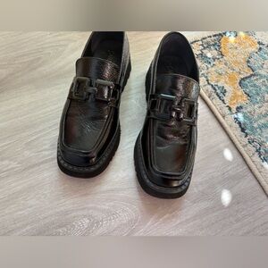 Stylish Black Leather Loafers for Women